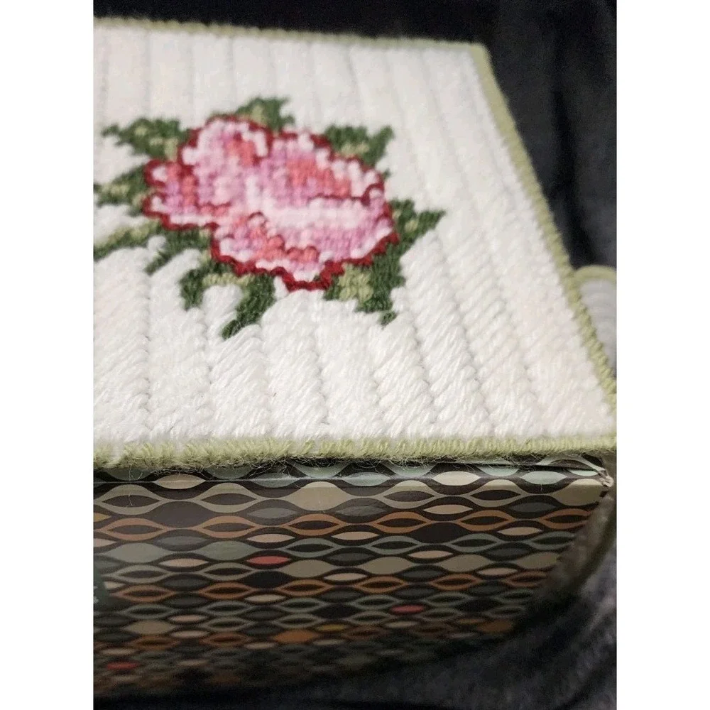 Vintage Handmade Needlepoint Teapot Tissue Box Cover Flower Grannycore Cottageco
